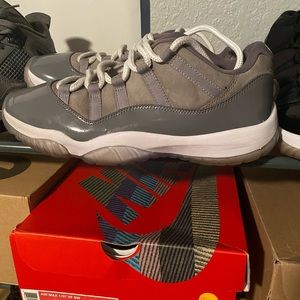 Jordan 11 low cool grey